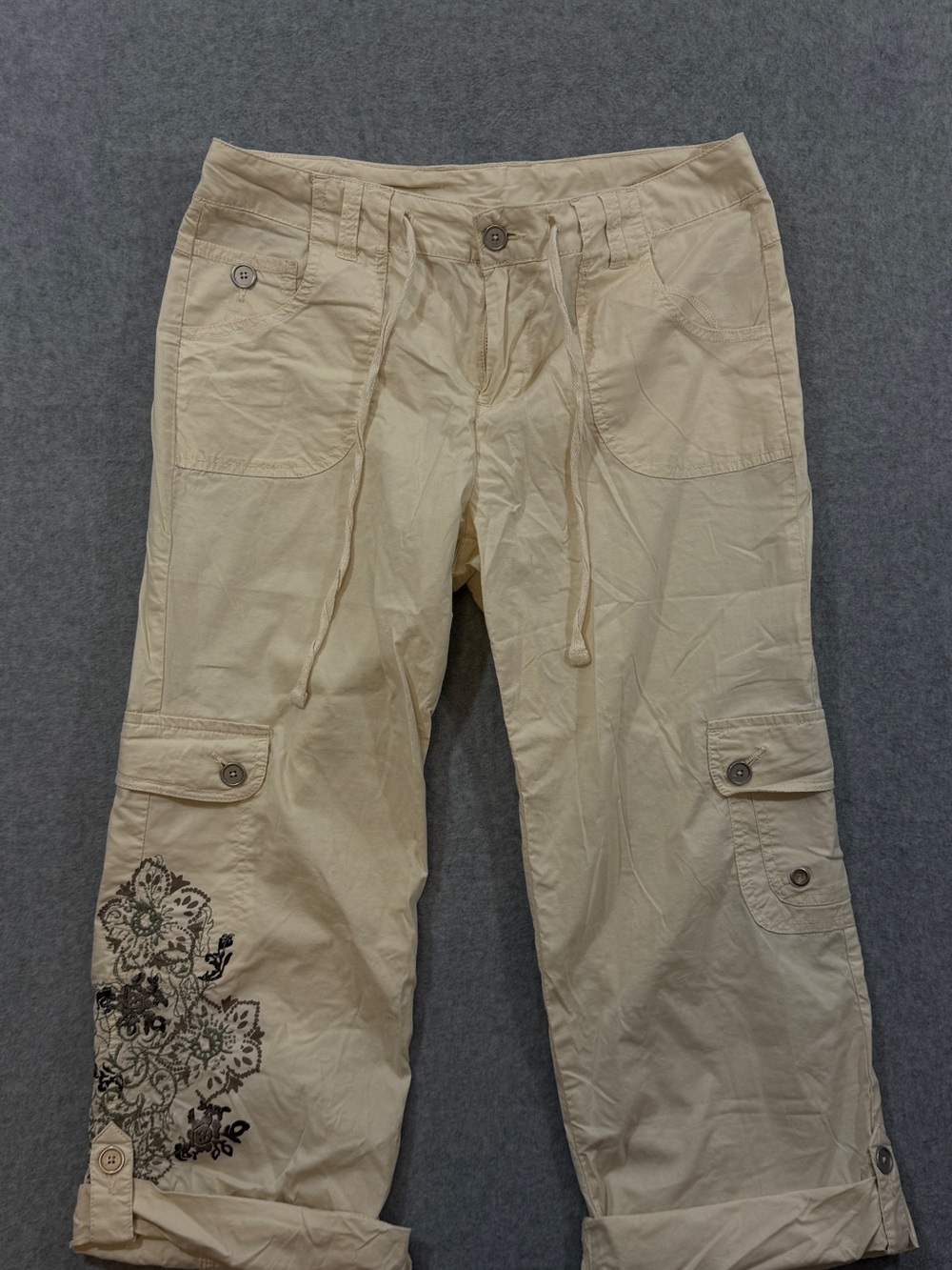 Style&co. Beige Floral Embroidered Drawstring Cargo Capri Pants Size 4